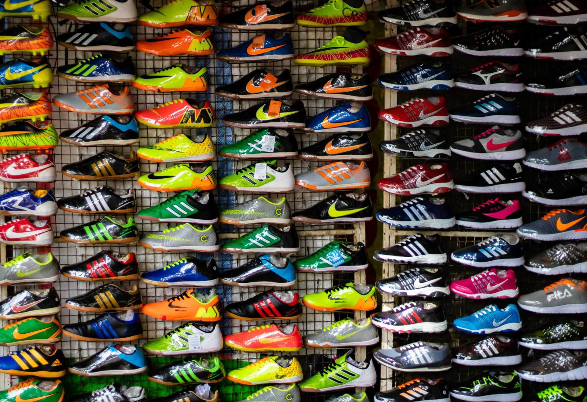 How are competing online sport stores pricing their products? Netrivals